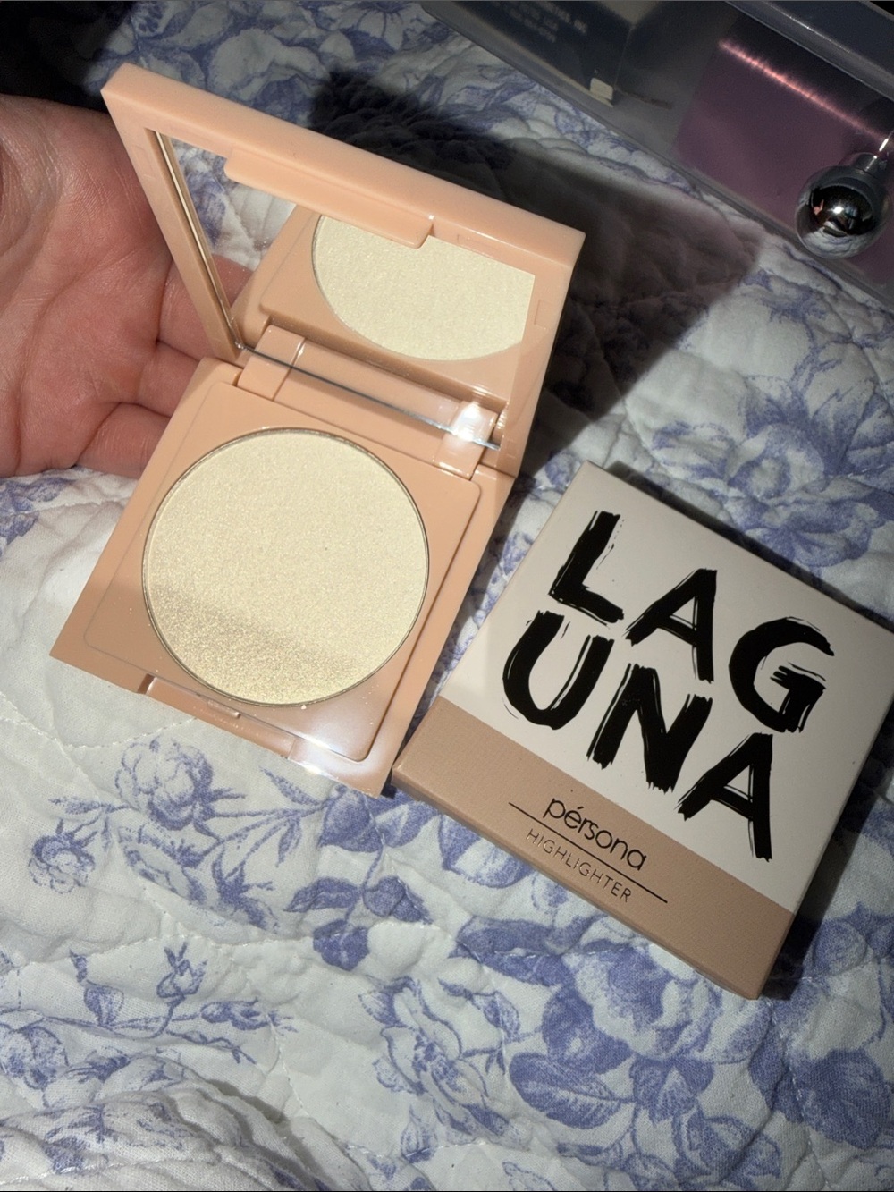 Persona Laguna Highlighter - Light Champagne Glow